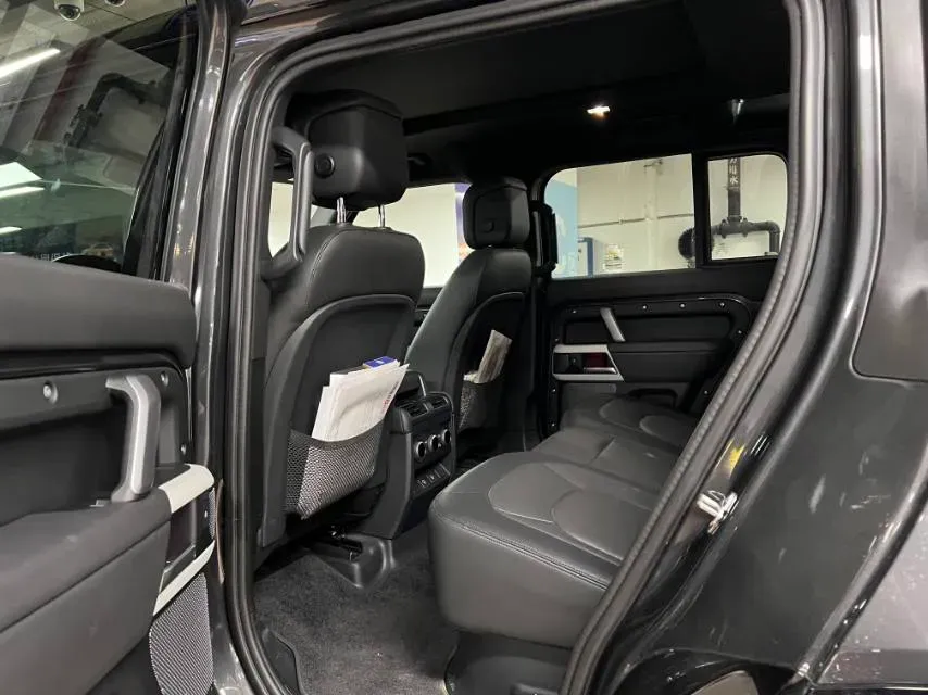 2024 Land Rover Defender 3.0T 400HP L6 8AT,autocango,china used car exporter,china ev exporter,chinese used car exporter,chinese used ev exporter