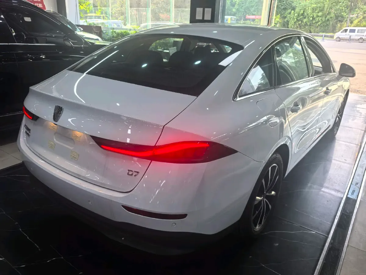 2025 Roewe D7 1.5L 112HP L4 1DHT PHEV 19.7KWH,autocango,china used car exporter,china ev exporter,chinese used car exporter,chinese used ev exporter