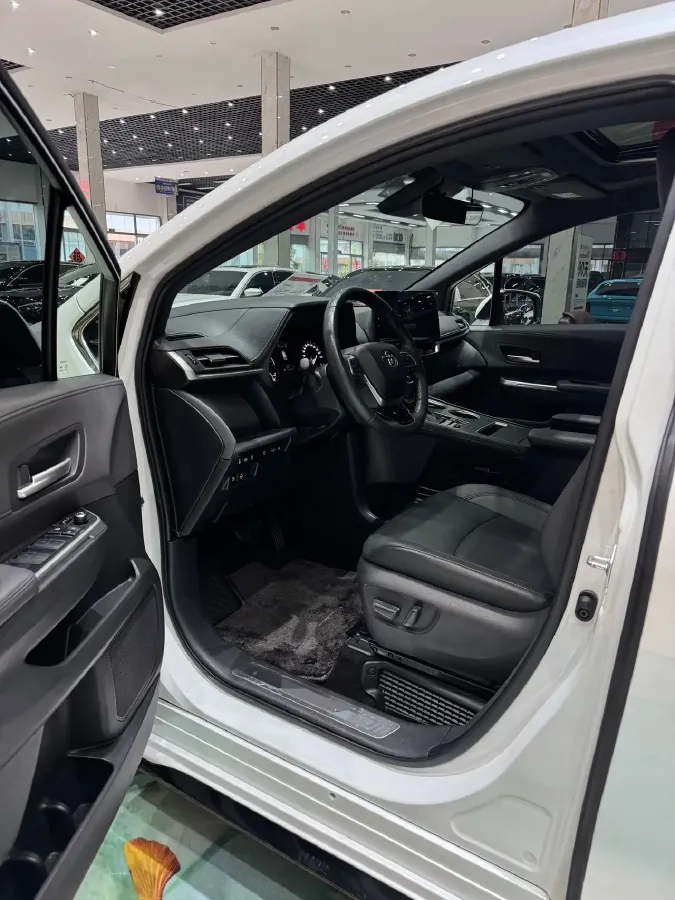 2023 Toyota Sienna 2.5L 189HP L4 E-CVT Hybrid,autocango,china used car exporter,china ev exporter,chinese used car exporter,chinese used ev exporter