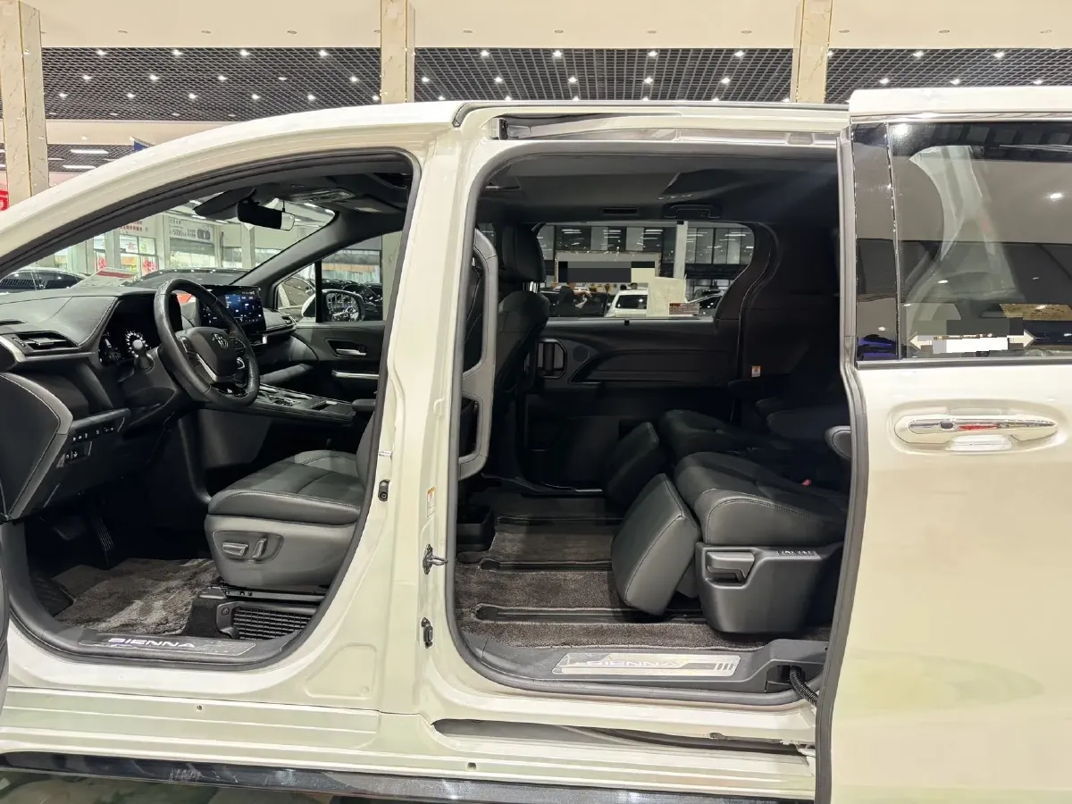 2023 Toyota Sienna 2.5L 189HP L4 E-CVT Hybrid,autocango,china used car exporter,china ev exporter,chinese used car exporter,chinese used ev exporter
