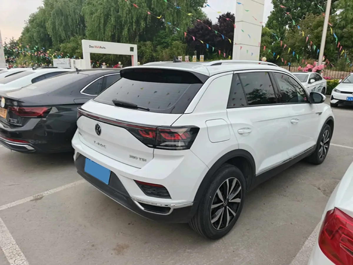 2024 Volkswagen T-Roc 1.5T 160HP L4 7DCT,autocango,china used car exporter,china ev exporter,chinese used car exporter,chinese used ev exporter