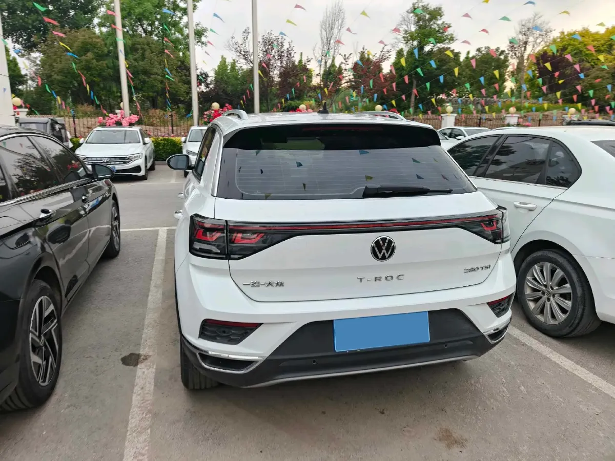 2024 Volkswagen T-Roc 1.5T 160HP L4 7DCT,autocango,china used car exporter,china ev exporter,chinese used car exporter,chinese used ev exporter