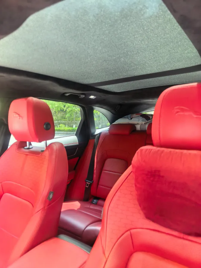 2022 Jaguar F-PACE 2.0T 250HP L4 8AT,autocango,china used car exporter,china ev exporter,chinese used car exporter,chinese used ev exporter