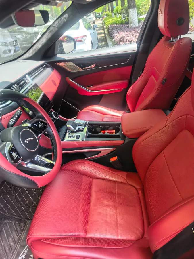 2022 Jaguar F-PACE 2.0T 250HP L4 8AT,autocango,china used car exporter,china ev exporter,chinese used car exporter,chinese used ev exporter