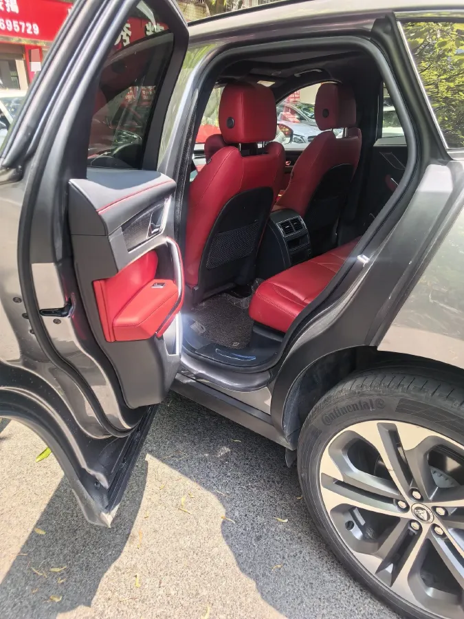 2022 Jaguar F-PACE 2.0T 250HP L4 8AT,autocango,china used car exporter,china ev exporter,chinese used car exporter,chinese used ev exporter