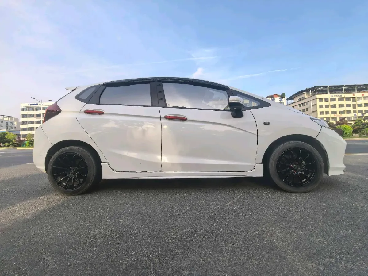 2020 Honda Fit 1.5L 131HP L4 5MT,autocango,china used car exporter,china ev exporter,chinese used car exporter,chinese used ev exporter