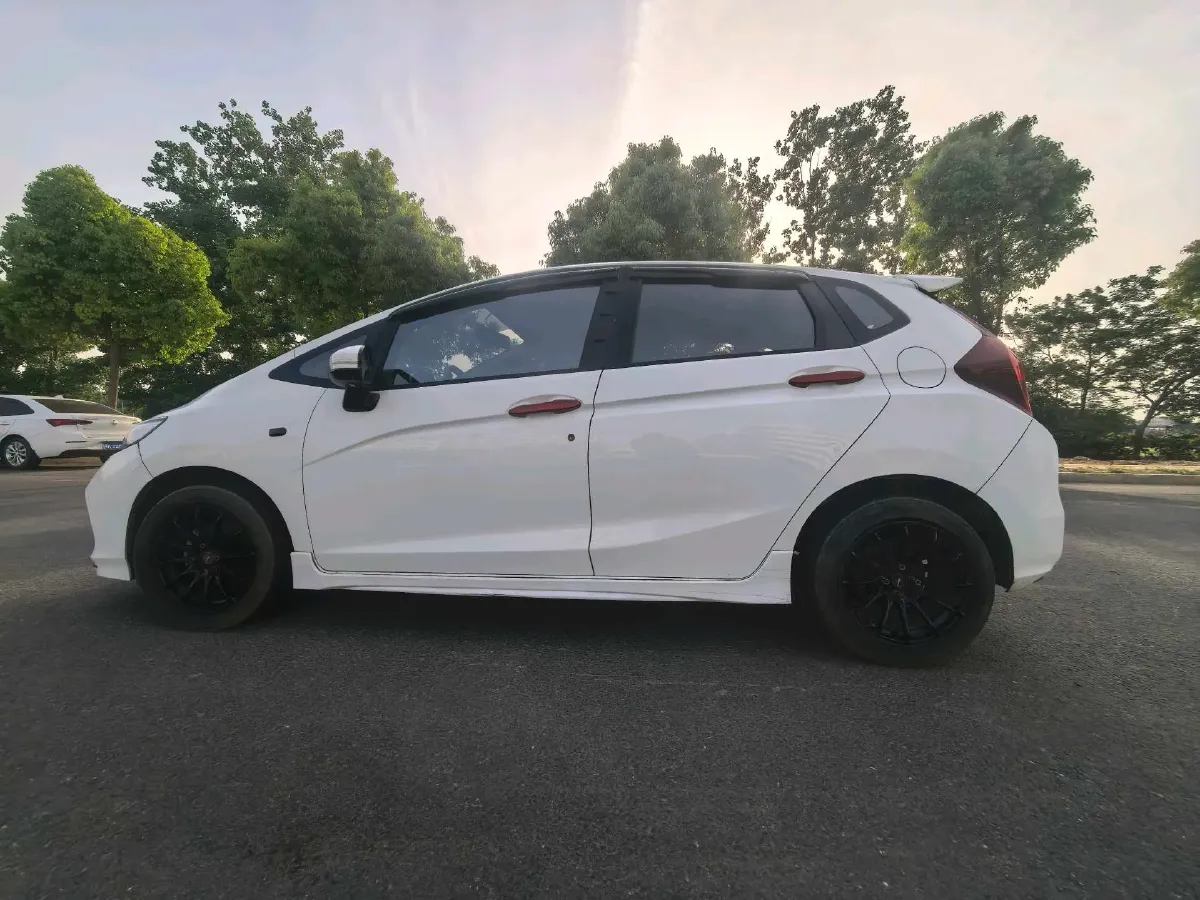 2020 Honda Fit 1.5L 131HP L4 5MT,autocango,china used car exporter,china ev exporter,chinese used car exporter,chinese used ev exporter