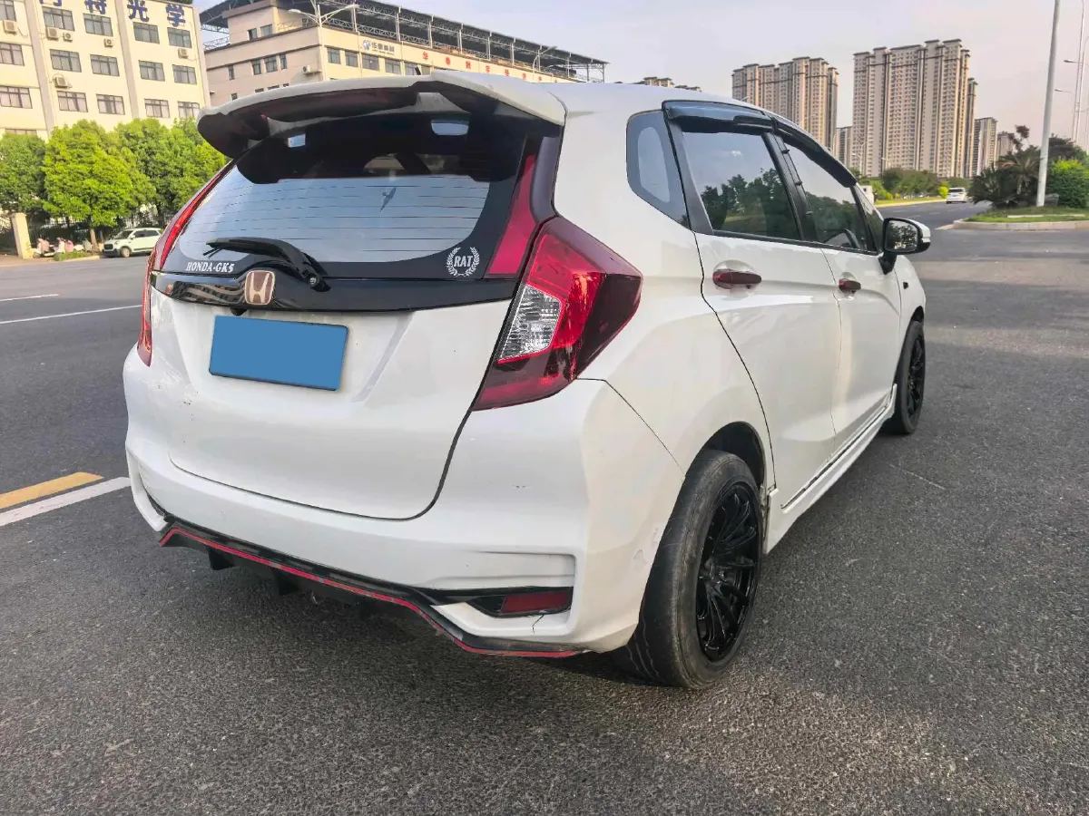 2020 Honda Fit 1.5L 131HP L4 5MT,autocango,china used car exporter,china ev exporter,chinese used car exporter,chinese used ev exporter
