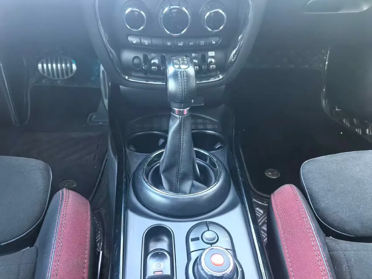 2016 MINI CLUBMAN 1.5T 136HP L3 6AT,autocango,china used car exporter,china ev exporter,chinese used car exporter,chinese used ev exporter