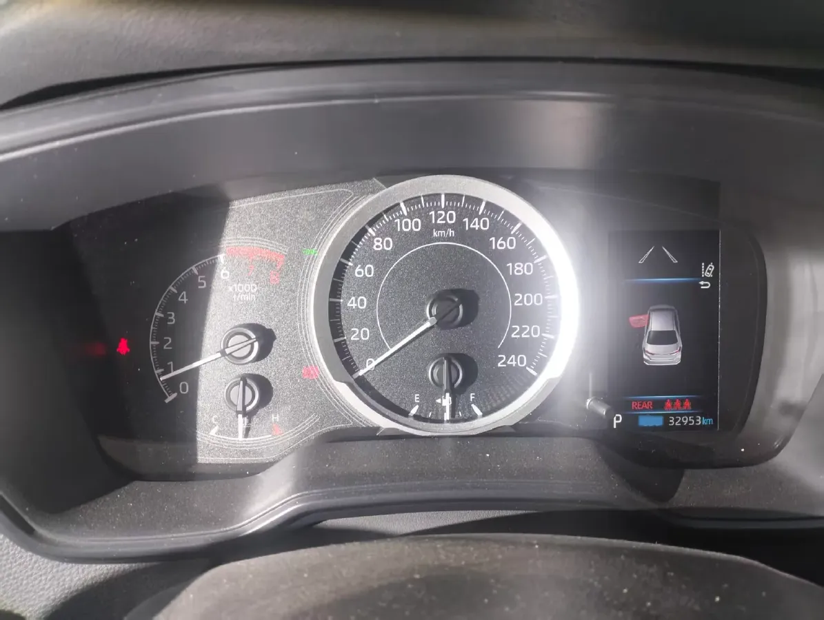 2021 Toyota Corolla 1.2T 116HP L4 CVT,autocango,china used car exporter,china ev exporter,chinese used car exporter,chinese used ev exporter