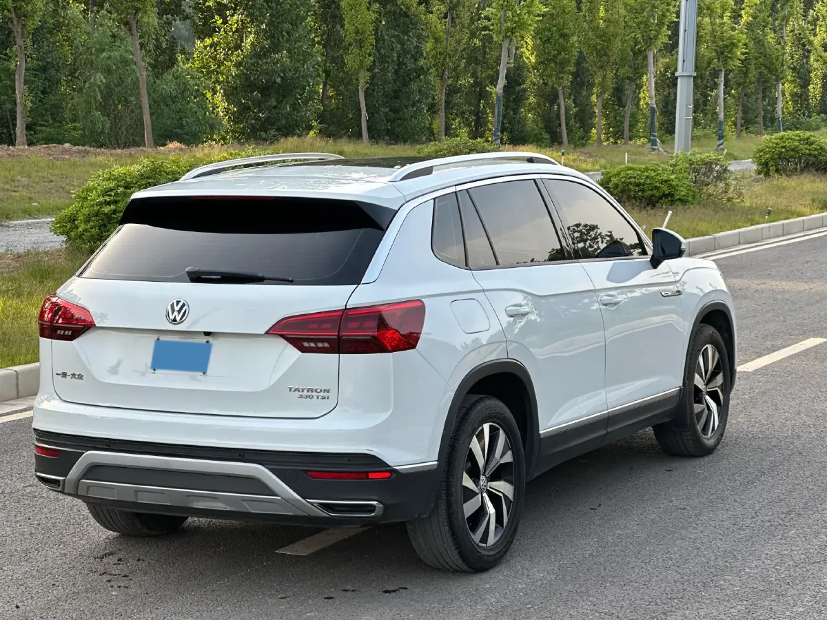 2019 MINI CLUBMAN 1.5T 102HP L3 6AT,autocango,china used car exporter,china ev exporter,chinese used car exporter,chinese used ev exporter
