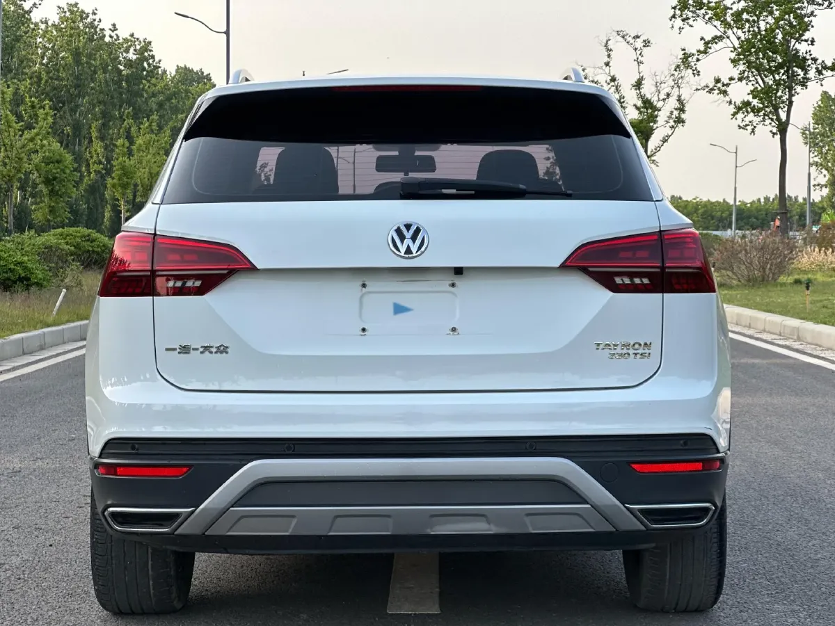 2019 MINI CLUBMAN 1.5T 102HP L3 6AT,autocango,china used car exporter,china ev exporter,chinese used car exporter,chinese used ev exporter