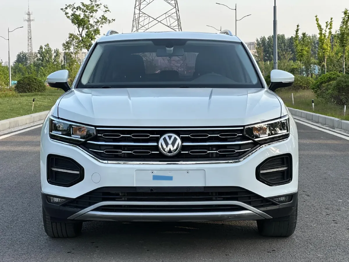 2019 MINI CLUBMAN 1.5T 102HP L3 6AT,autocango,china used car exporter,china ev exporter,chinese used car exporter,chinese used ev exporter