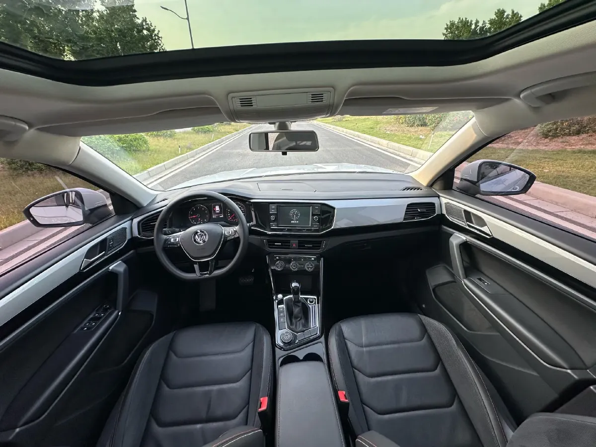 2019 MINI CLUBMAN 1.5T 102HP L3 6AT,autocango,china used car exporter,china ev exporter,chinese used car exporter,chinese used ev exporter