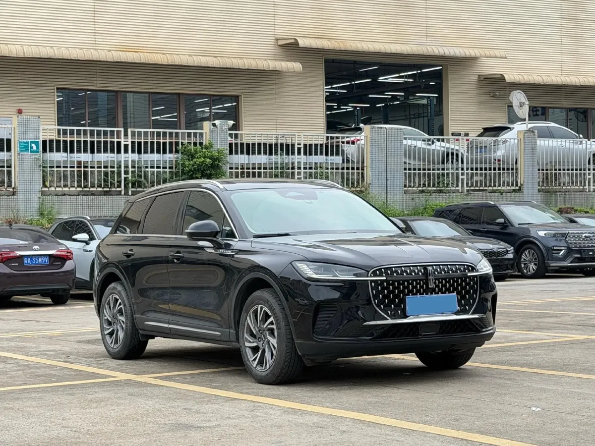2023 Lincoln Corsair 2.0T 261HP L4 8AT,autocango,china used car exporter,china ev exporter,chinese used car exporter,chinese used ev exporter