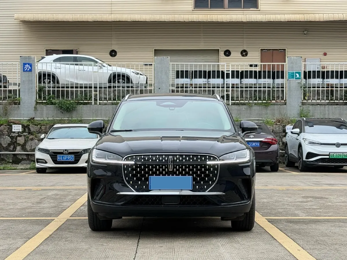 2023 Lincoln Corsair 2.0T 261HP L4 8AT,autocango,china used car exporter,china ev exporter,chinese used car exporter,chinese used ev exporter