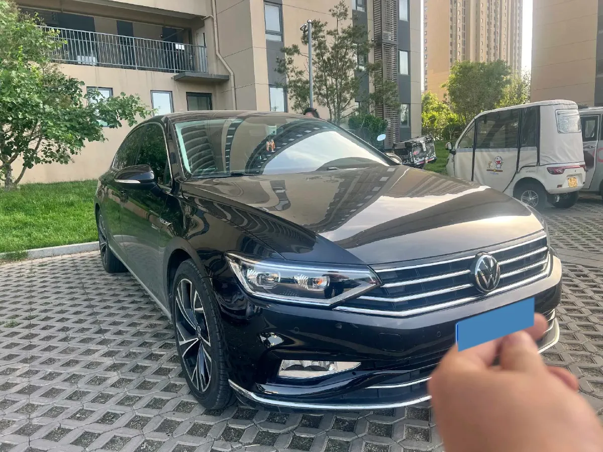 2020 Volkswagen Magotan 2.0T 186HP L4 7DCT,autocango,china used car exporter,china ev exporter,chinese used car exporter,chinese used ev exporter