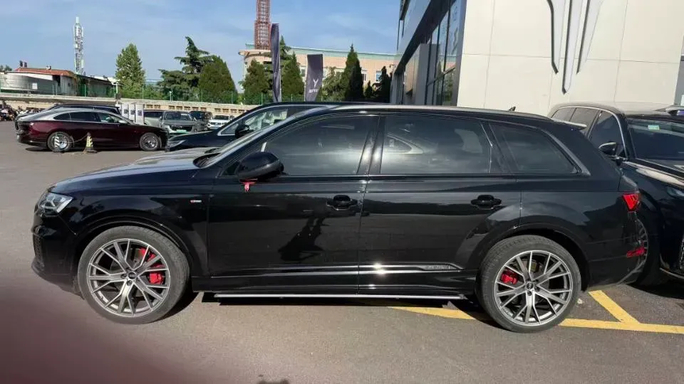 2023 Audi Q7 3.0T 340HP V6 8AT,autocango,china used car exporter,china ev exporter,chinese used car exporter,chinese used ev exporter