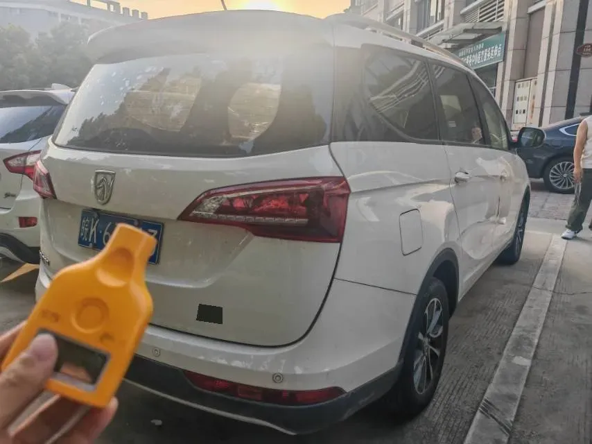 2019 BaoJun 730 1.5L 105HP L4 6MT,autocango,china used car exporter,china ev exporter,chinese used car exporter,chinese used ev exporter