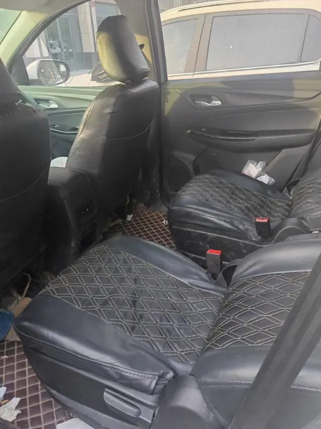 2019 BaoJun 730 1.5L 105HP L4 6MT,autocango,china used car exporter,china ev exporter,chinese used car exporter,chinese used ev exporter