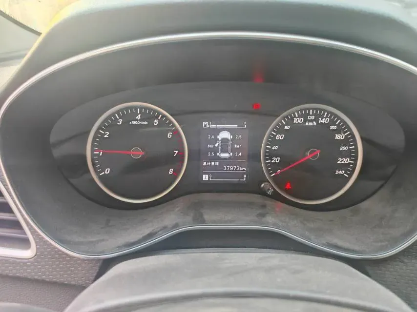 2019 BaoJun 730 1.5L 105HP L4 6MT,autocango,china used car exporter,china ev exporter,chinese used car exporter,chinese used ev exporter