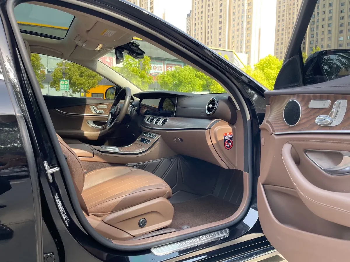 2023 Mercedes-Benz E Class 2.0T 211HP L4 9AT PHEV 25.4KWH,autocango,china used car exporter,china ev exporter,chinese used car exporter,chinese used ev exporter