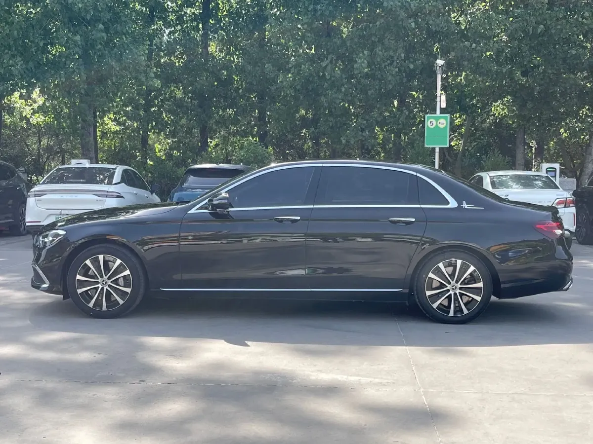 2023 Mercedes-Benz E Class 2.0T 211HP L4 9AT PHEV 25.4KWH,autocango,china used car exporter,china ev exporter,chinese used car exporter,chinese used ev exporter