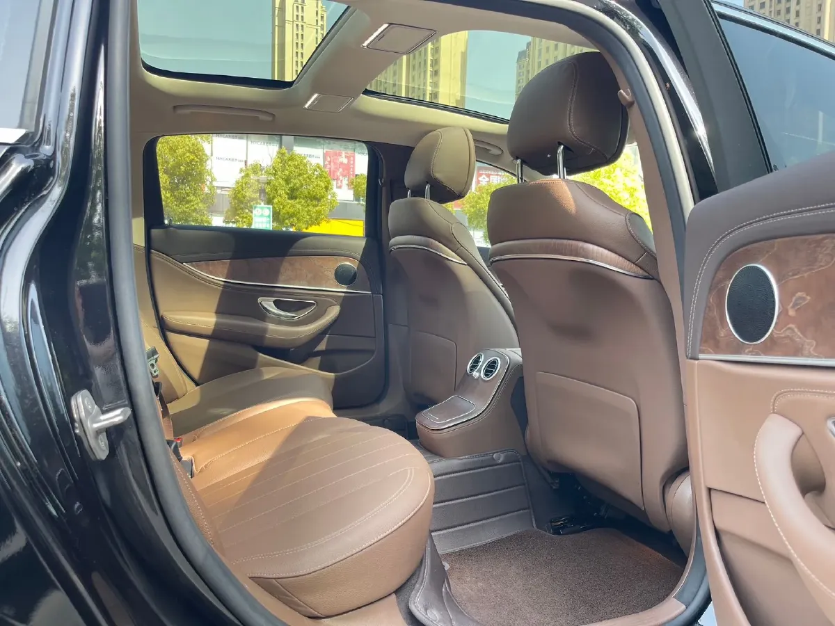 2023 Mercedes-Benz E Class 2.0T 211HP L4 9AT PHEV 25.4KWH,autocango,china used car exporter,china ev exporter,chinese used car exporter,chinese used ev exporter