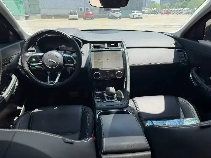 2024 Jaguar E-PACE 2.0T 249HP L4 9AT,autocango,china used car exporter,china ev exporter,chinese used car exporter,chinese used ev exporter