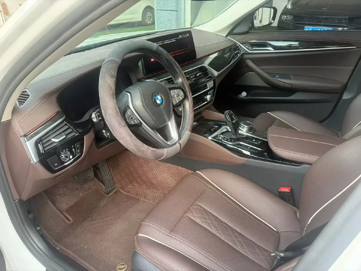 2022 BMW 5 Series 2.0T 184HP L4 8AT,autocango,china used car exporter,china ev exporter,chinese used car exporter,chinese used ev exporter