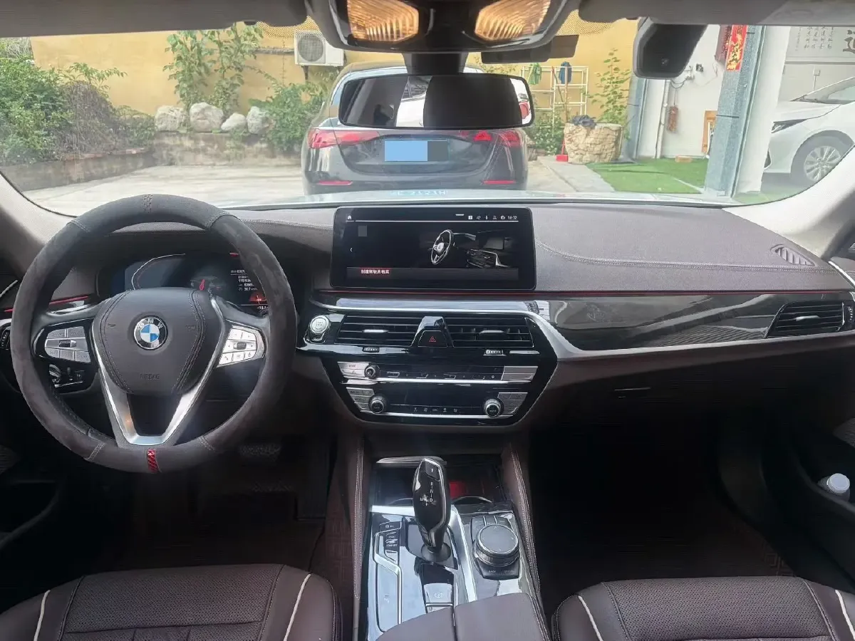 2022 BMW 5 Series 2.0T 184HP L4 8AT,autocango,china used car exporter,china ev exporter,chinese used car exporter,chinese used ev exporter