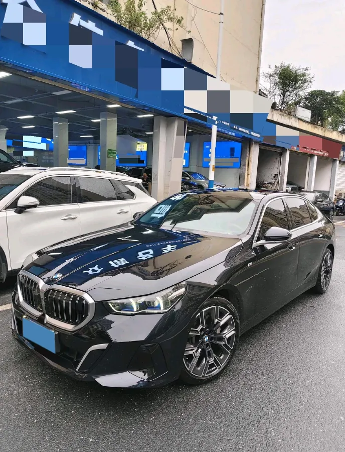 2024 BMW 5 Series 2.0T 258HP L4 8AT,autocango,china used car exporter,china ev exporter,chinese used car exporter,chinese used ev exporter