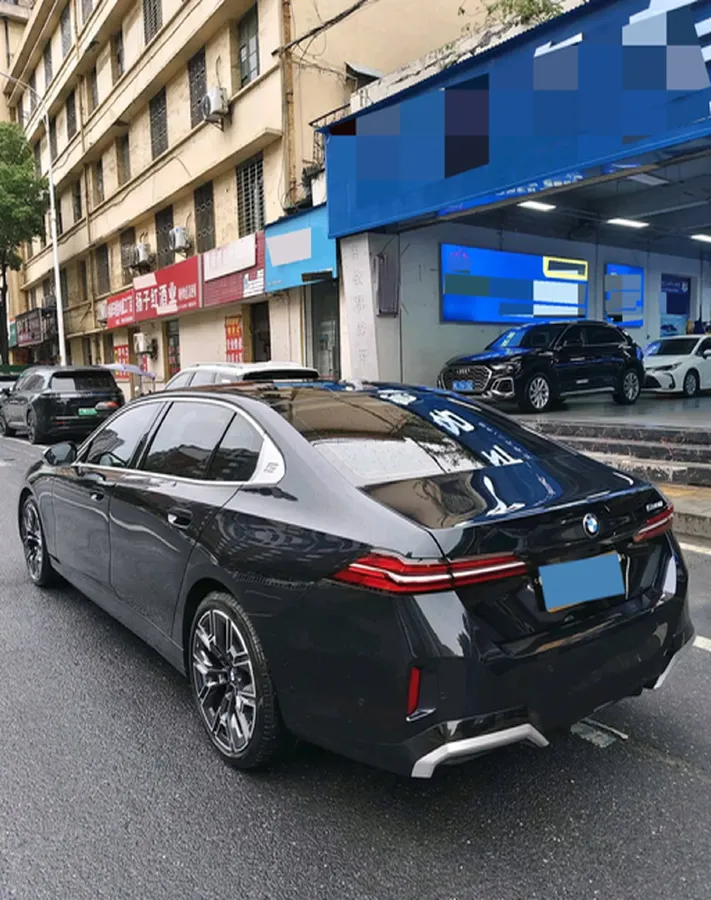 2024 BMW 5 Series 2.0T 258HP L4 8AT,autocango,china used car exporter,china ev exporter,chinese used car exporter,chinese used ev exporter