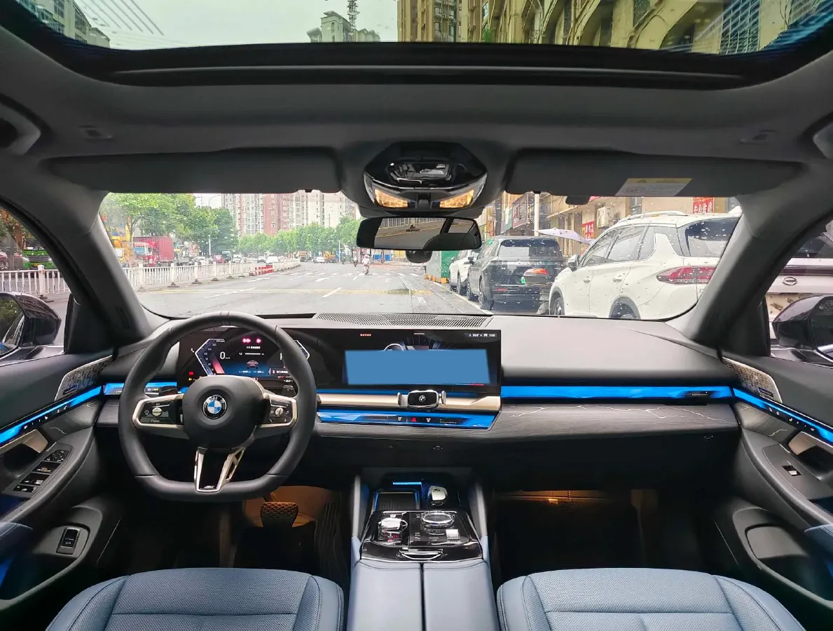 2024 BMW 5 Series 2.0T 258HP L4 8AT,autocango,china used car exporter,china ev exporter,chinese used car exporter,chinese used ev exporter