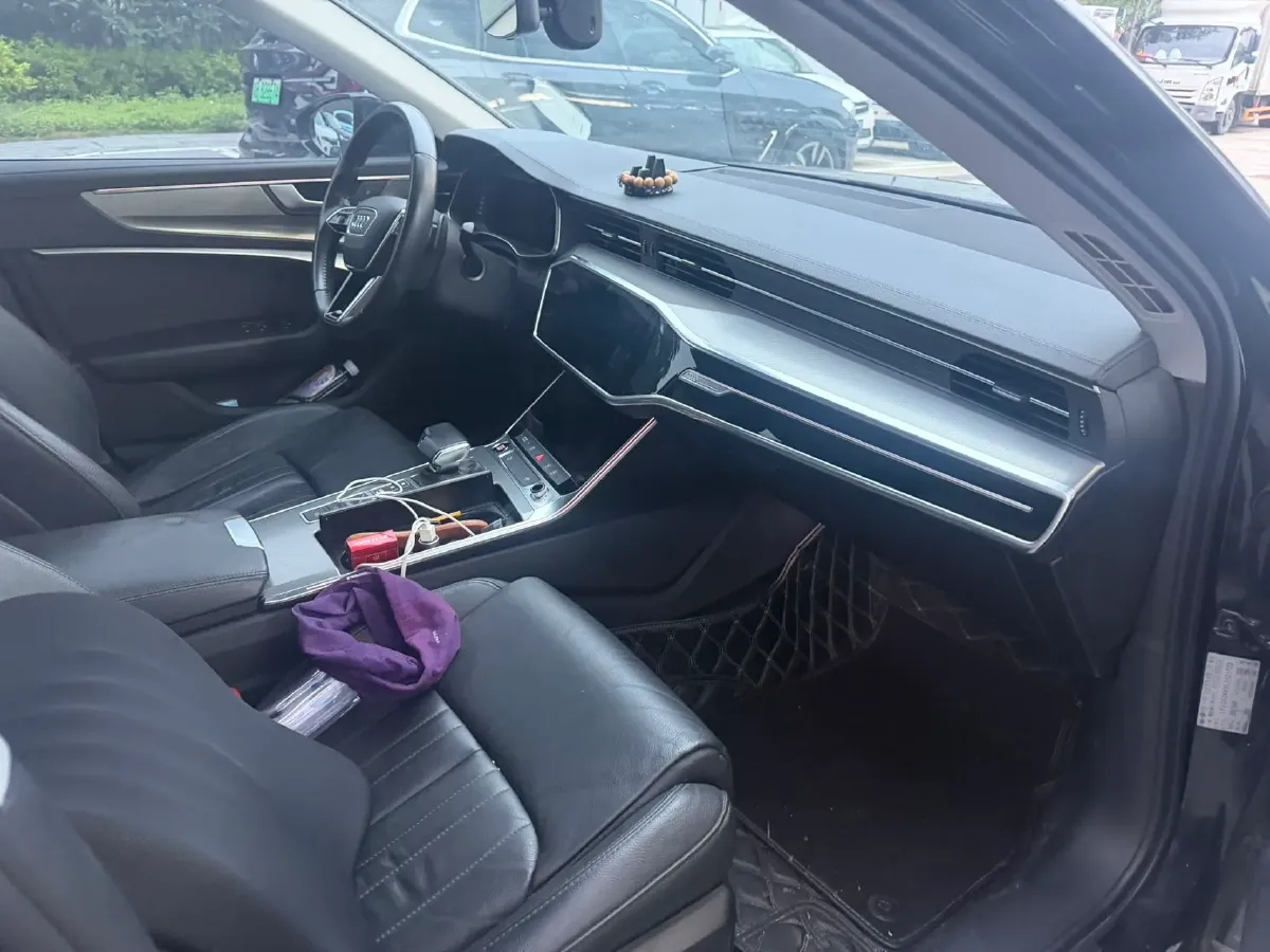 2020 Audi A6L 2.0T 190HP L4 7DCT,autocango,china used car exporter,china ev exporter,chinese used car exporter,chinese used ev exporter