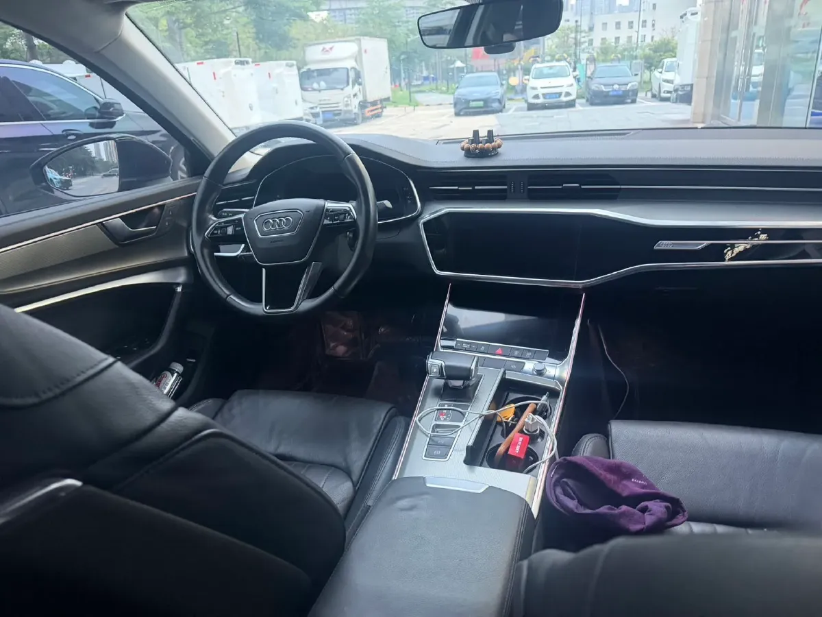 2020 Audi A6L 2.0T 190HP L4 7DCT,autocango,china used car exporter,china ev exporter,chinese used car exporter,chinese used ev exporter
