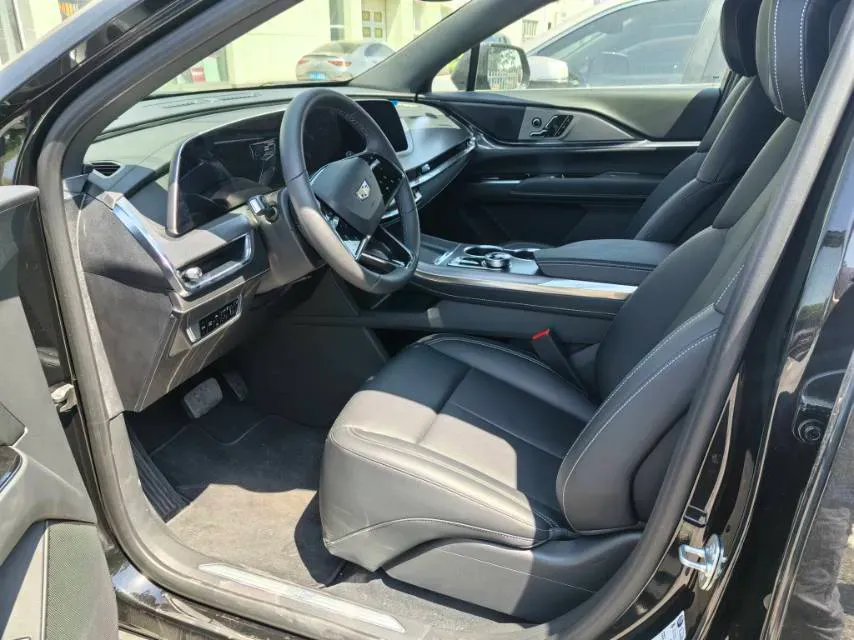2026 Cadillac XT5 2.0T 237HP L4 9AT,autocango,china used car exporter,china ev exporter,chinese used car exporter,chinese used ev exporter