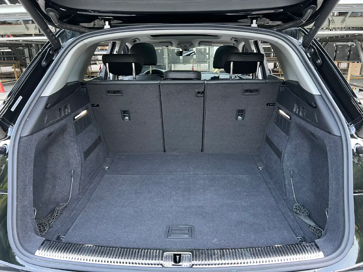 2020 Audi Q5L 2.0T 190HP L4 7DCT,autocango,china used car exporter,china ev exporter,chinese used car exporter,chinese used ev exporter