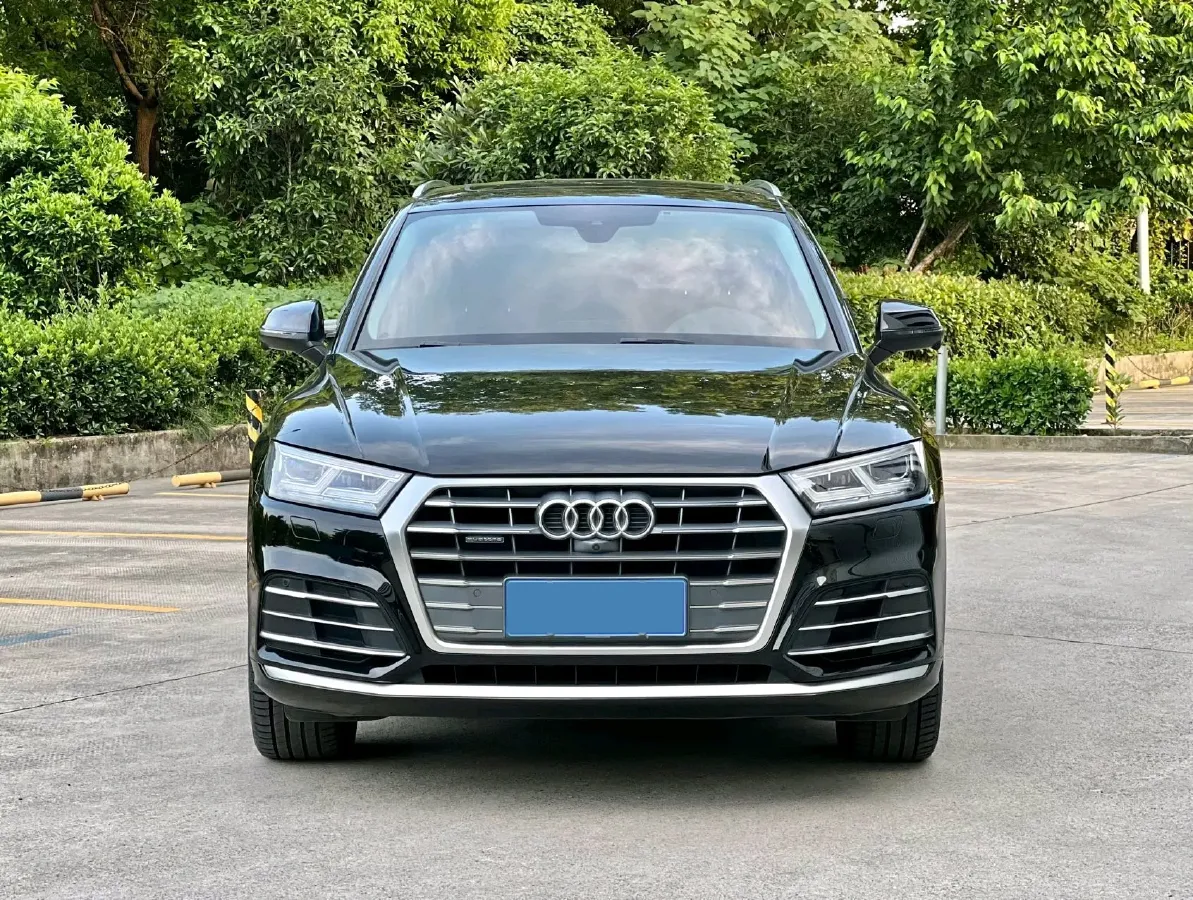 2020 Audi Q5L 2.0T 190HP L4 7DCT,autocango,china used car exporter,china ev exporter,chinese used car exporter,chinese used ev exporter