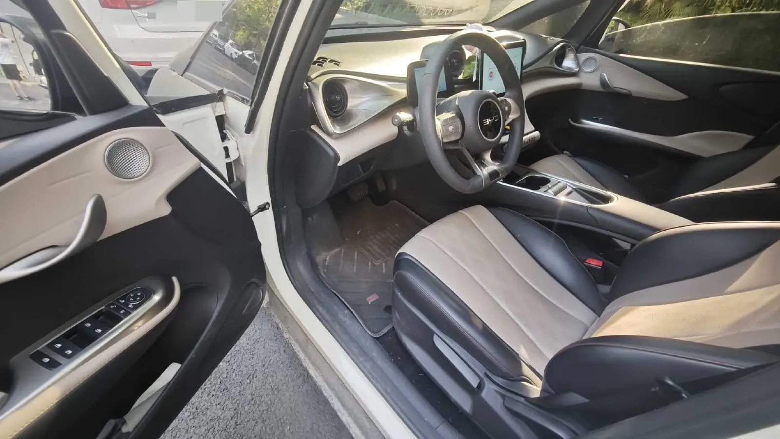 2024 BYD Dolphin BEV 44.928KWH,autocango,china used car exporter,china ev exporter,chinese used car exporter,chinese used ev exporter