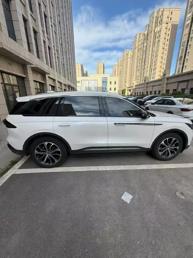 2023 Lincoln Nautilus 2.0T 261HP L4 8AT,autocango,china used car exporter,china ev exporter,chinese used car exporter,chinese used ev exporter