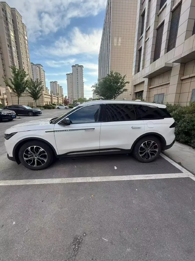 2023 Lincoln Nautilus 2.0T 261HP L4 8AT,autocango,china used car exporter,china ev exporter,chinese used car exporter,chinese used ev exporter