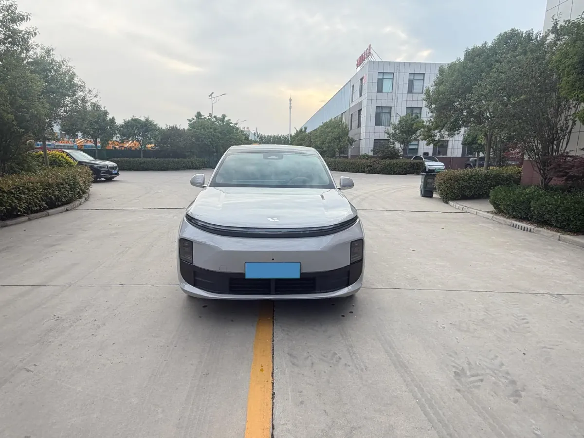 2024 Li L6 Range Extended 154HP L4 REEV 36.8KWH,autocango,china used car exporter,china ev exporter,chinese used car exporter,chinese used ev exporter