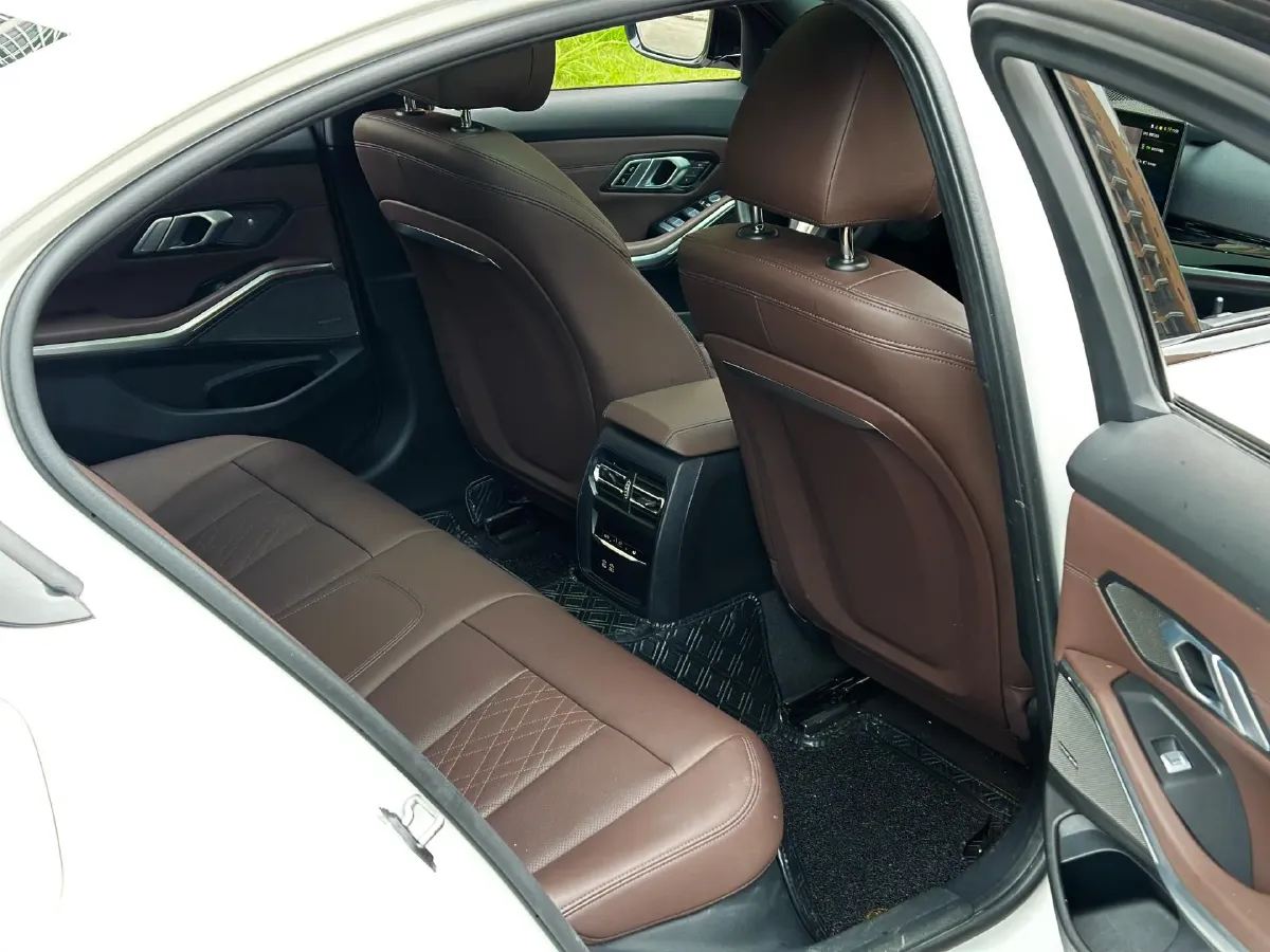 2024 BMW 3 Series 2.0T 184HP L4 8AT,autocango,china used car exporter,china ev exporter,chinese used car exporter,chinese used ev exporter