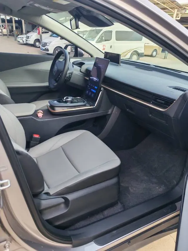 2024 Toyota bZ3 BEV 49.92KWH,autocango,china used car exporter,china ev exporter,chinese used car exporter,chinese used ev exporter