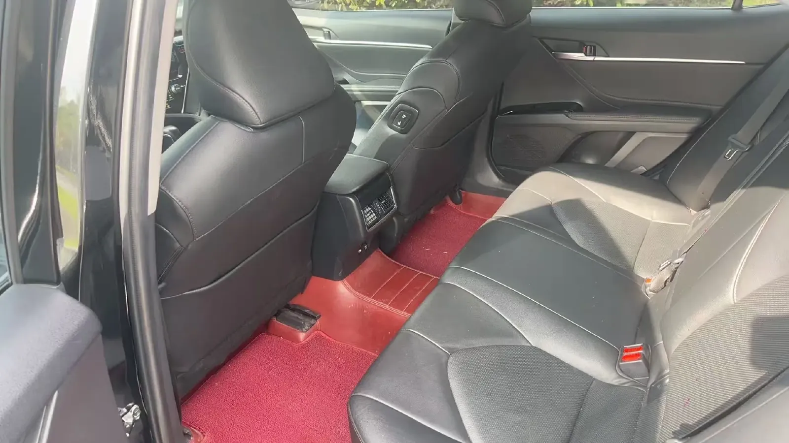 2021 Toyota Camry 2.5L 209HP L4 8AT,autocango,china used car exporter,china ev exporter,chinese used car exporter,chinese used ev exporter