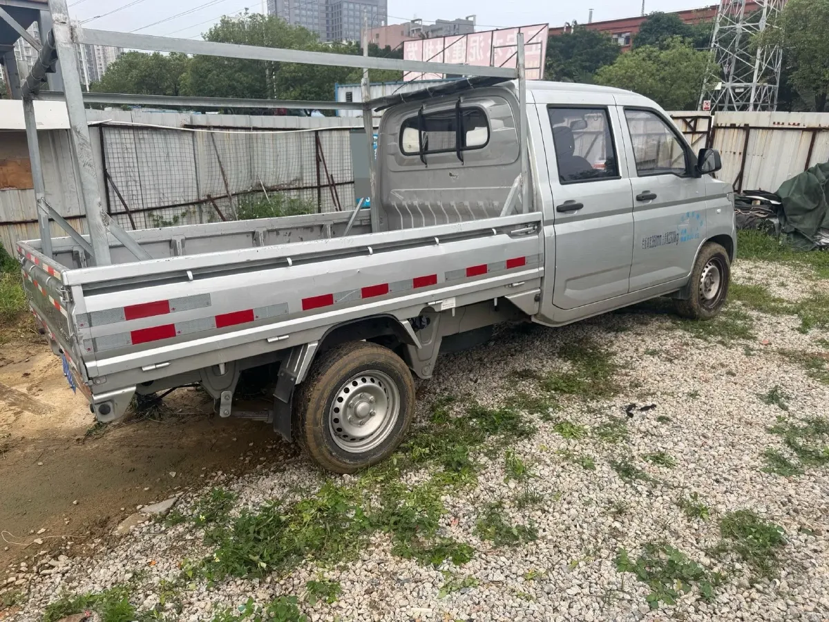 2023 WuLing RongGuang New Truck 1.5L 102HP L4 5MT,autocango,china used car exporter,china ev exporter,chinese used car exporter,chinese used ev exporter