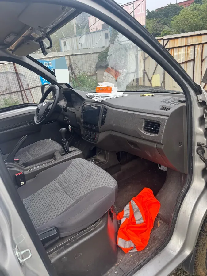 2023 WuLing RongGuang New Truck 1.5L 102HP L4 5MT,autocango,china used car exporter,china ev exporter,chinese used car exporter,chinese used ev exporter