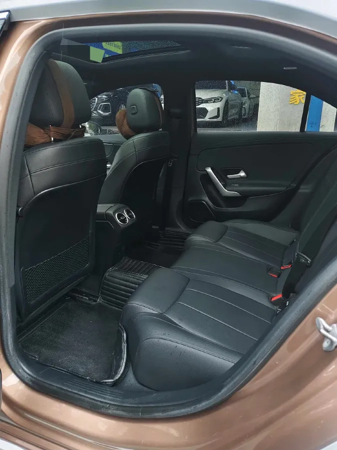 2020 Mercedes-Benz A Class 1.3T 136HP L4 7DCT,autocango,china used car exporter,china ev exporter,chinese used car exporter,chinese used ev exporter