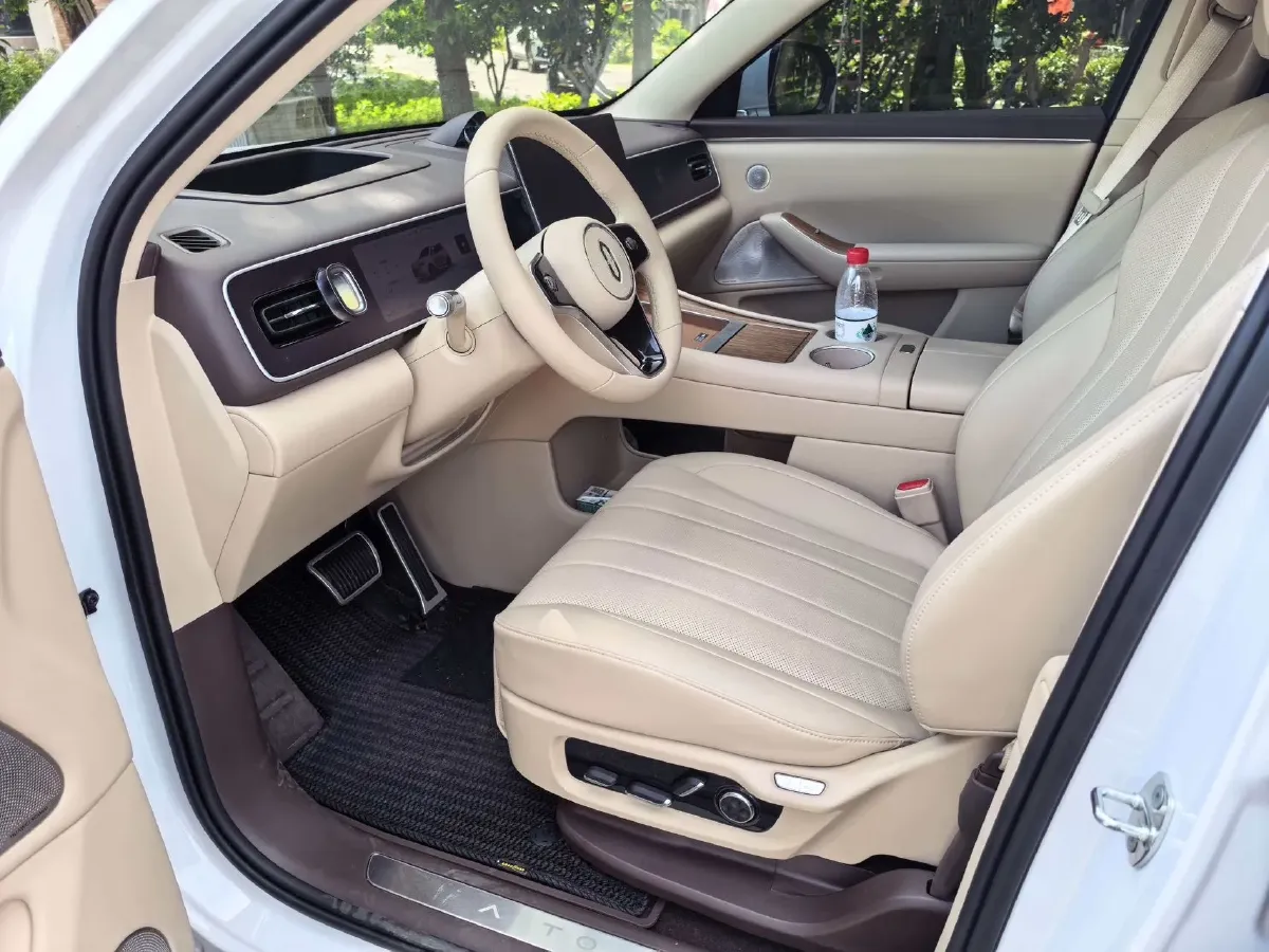 2026 AITO AITO M7 REEV 160HP REEV,autocango,china used car exporter,china ev exporter,chinese used car exporter,chinese used ev exporter